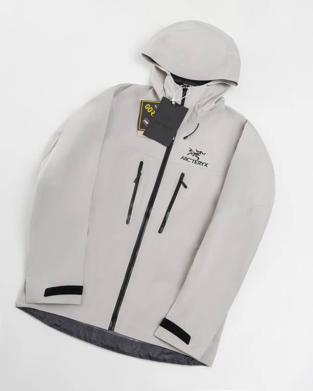 顶级品质 象牙白白底 款号J98Arc'teryx 始祖鸟第六代Sv Arcteryx Alpha Sv Gtx 向导级硬壳冲锋衣男女同款 S到Xxl 原版一致