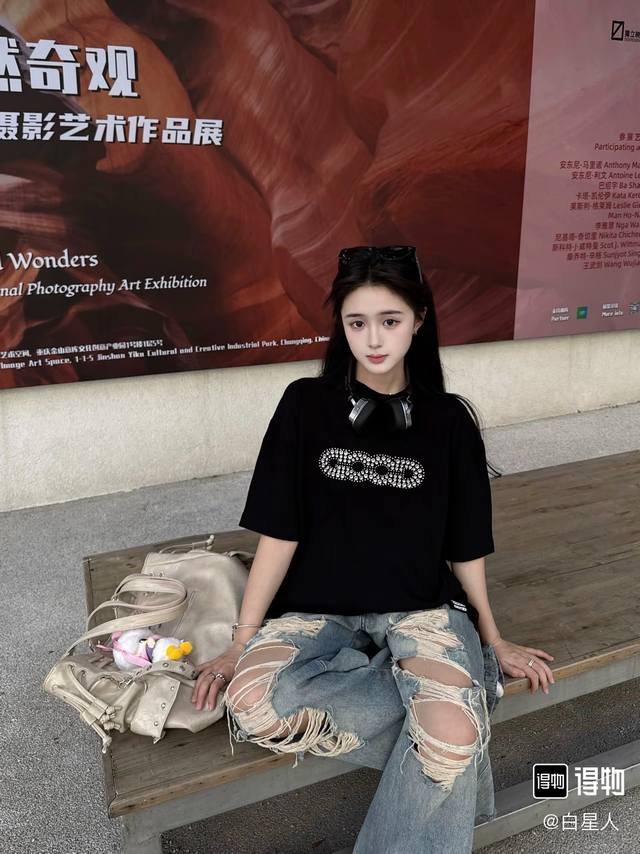 黑色模特图 顶级品质 放心对比 定制包装袋Goodbrand 25Ss亮片烫钻重磅短袖T恤 Yb一比一开发 %棉 采用订色订染毛圈纯棉衣面，320G双股B113