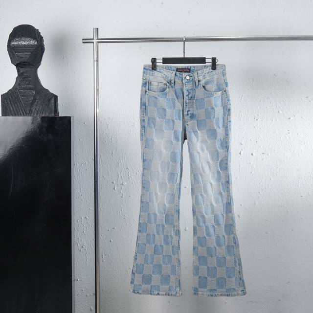 顶级复刻 Louis Vuitton路易威登 Lv 24Ss 棋盘格喇叭牛仔裤面料：采用7*10按丹宁坚纹牛仔面料. 原版定织.方格部分采用色织提花工艺.全方面