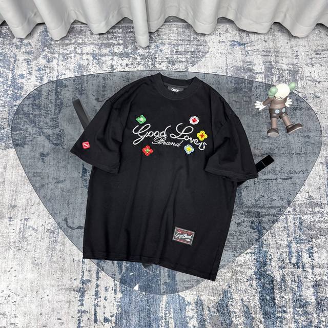 市场顶级版本Goodbrand 2025Ss Goodloves立体刺绣标语轻奢时尚高级感短袖T恤 纯棉面料 立体绣花工艺 全套辅料细节 Yb内置洗衣袋 还原1
