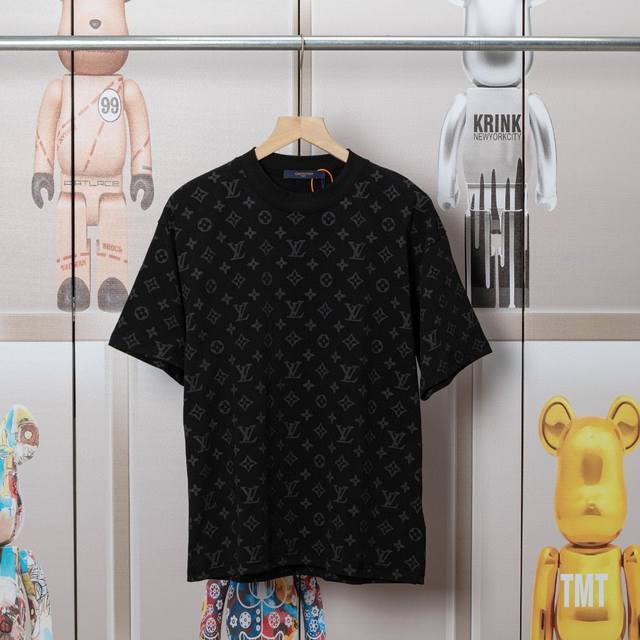 特价 不退换Lv驴家路易新款满幅印花短袖 码数:S M L Xl黑色:S8.M7.L8.Xl5白色:S15.M3.L5.Xl15