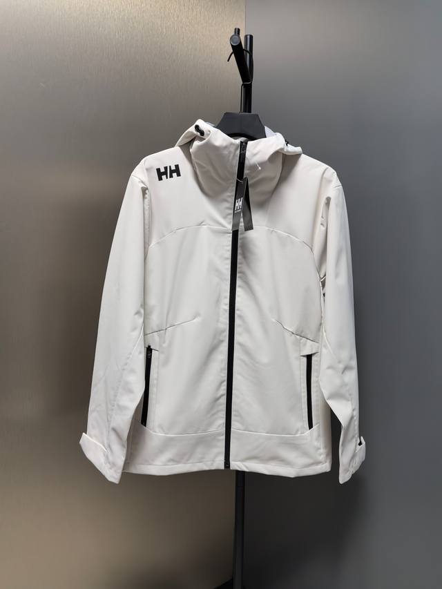 Helly Hansen 海丽汉森情侣拼接一体防泼水外套，1Salt高端系列户外防风防水无缝压胶硬壳冲锋衣，专为户外运动人体工学设计，肩膀Logo设计别具一格，