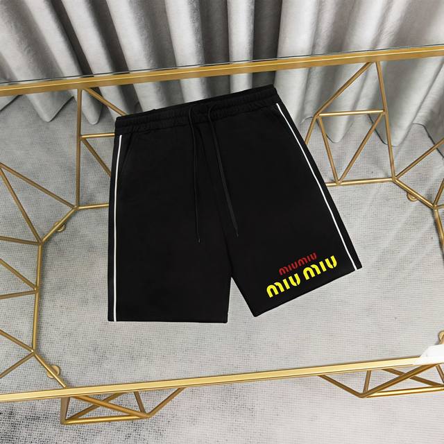 Miumiu 谬谬印花纯棉短裤卫裤1:1对版面料300克毛圈高克重百分百纯棉 提前做过预缩水1×1双纱洗一辈子都不会变形的 男女同款 官网细节 Logo字母印花