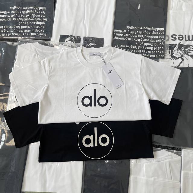 款号670 Alo25Ss经典基础镂空印花打底宽松情侣短袖260G纯棉双纱 版型挺立有型 面料舒适透气本年度小众单品 上身满满的慵懒感松弛感！区别市面通货版本