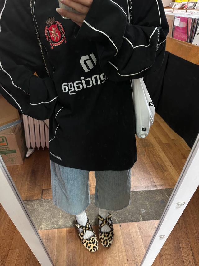 嗯～ 今年最好穿的Balenciaga球服啦！！