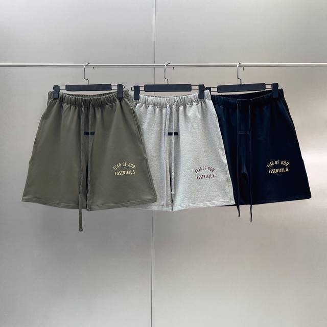 款号Z80 Fear Of God Fog Essentials 基础小Logo印花抽绳毛圈休闲短裤 顶级过验版本 Color：黑色 花灰 橄榄绿Size：S