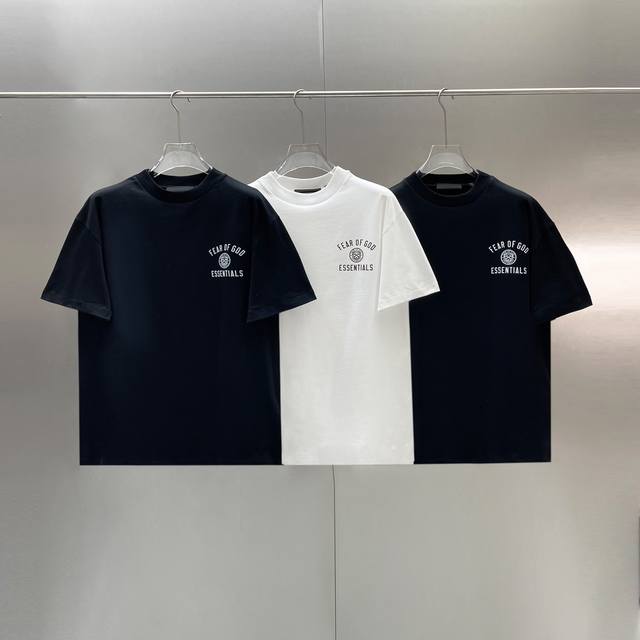 款号F30 两色齐发 Fear Of God Fog Fw24 Holiday系列 T-Shirt 基础印花经典情侣宽松短袖-原单版本 不是纯棉白送 Color