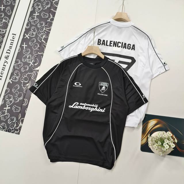 尺码Xs-L爆款Balenciaga 巴黎世家款联名兰博基尼Lamborghini球服短袖T恤本市场No.1的质量 真正天花板品质 前后面印花刺绣左右袖绣花多位