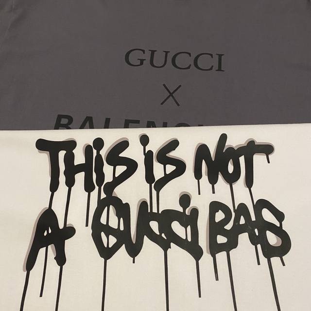 巴黎世家Balenciaga联名古驰Gucci经典款宽松字母印花情侣短袖情侣同款 定织定染一致260G纯棉双纱面料同缸零色差领口螺纹 四针六线工艺 面料舒适透气