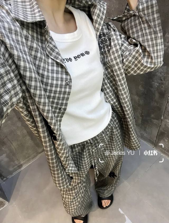 高定版 长裤套装 Ch 克罗心格子套装 大爱大爱 懒懒感太松弛啦 克罗心格子衬衫 +裤子套装料子是那种薄薄的 上身轻薄透气 巨舒服 早八人必备穿搭 懒懒感～～S