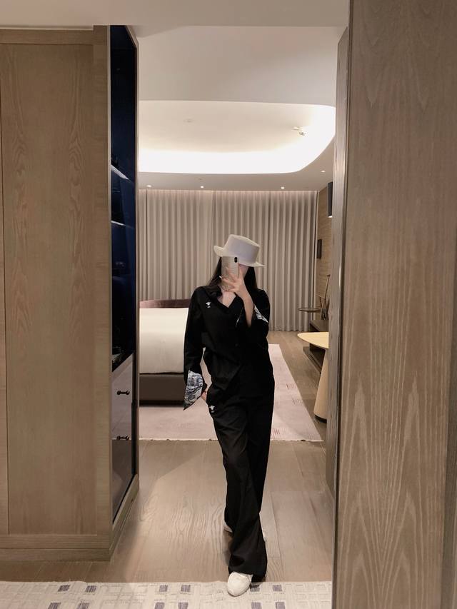 Dior 迪奥刺绣小蜜蜂麻棉衬衣长裤套装～～袖口动物园翻边印花Sml 图末