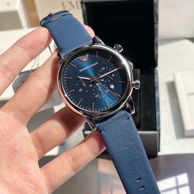 阿玛尼Armani品质：同一正品代工厂P生产型号：Ar11451表壳：精钢表镜：矿物质强化玻璃表带：真皮尺寸：46*9Mm1：静谧的深蓝色表盘，给人以温润的气息