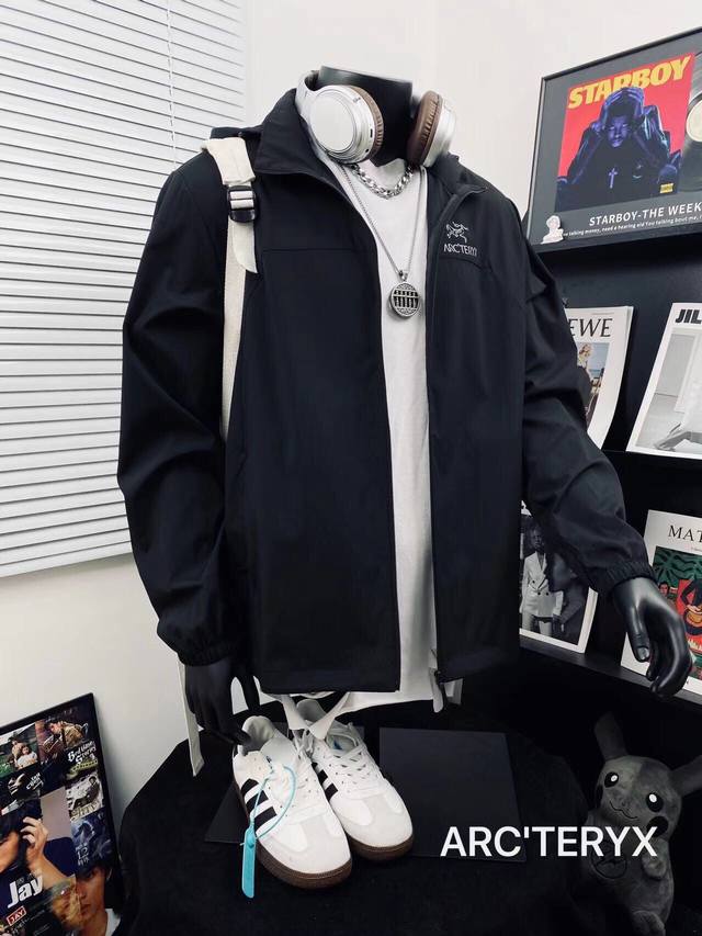 Arc'teryx始祖鸟爆款清凉防晒连帽外套男女同款专柜在售 高品质顶级版本 区别市场通款 全品相包装 掌柜严选 公司贸易渠道 帽子可拆卸 好像和身体融为一体，