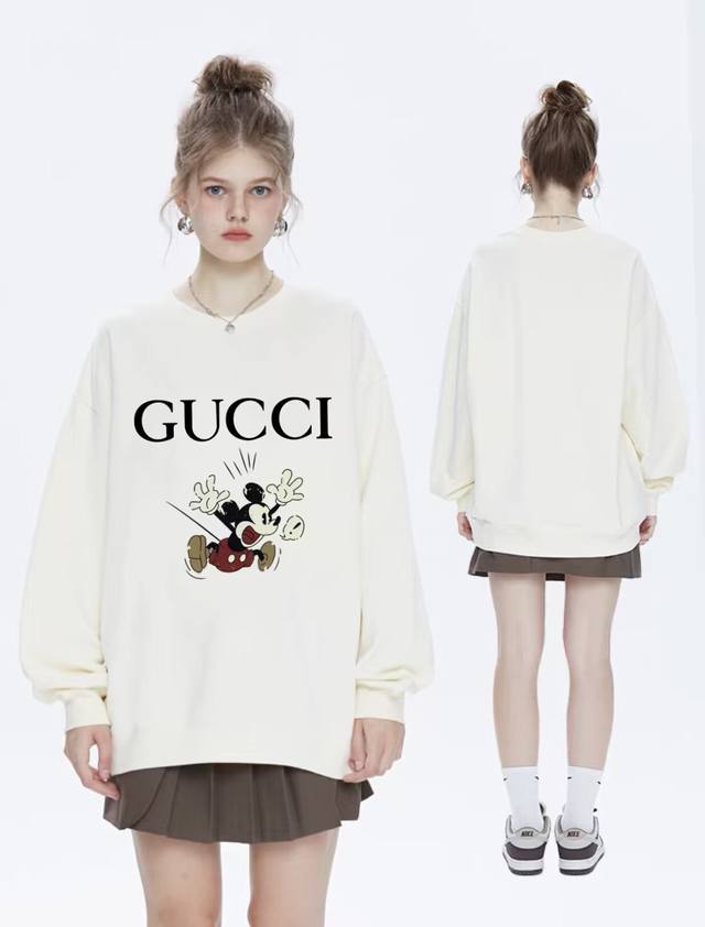 新款上架 Gucci米老鼠系列基础情侣圆领卫衣面料采用健康布面料柔软舒适细腻 透气 抗皱高清数码直喷印花工艺 颜色清晰 情侣款