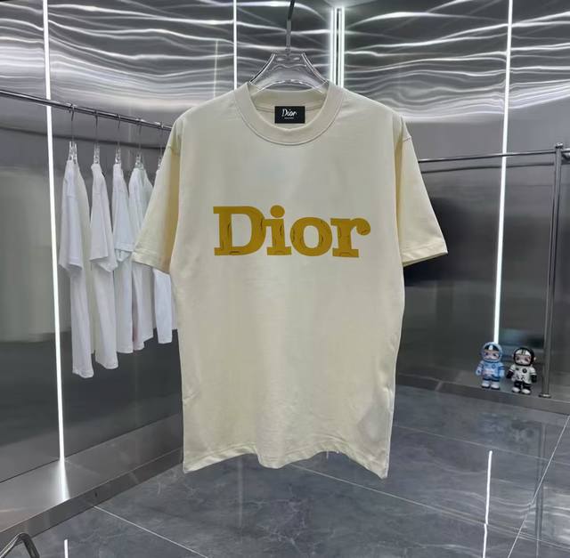 Dior系列 专柜款复古情侣 印花短袖T落肩袖 重磅280G精梳棉材质 透气舒适 版型宽松进口外贸级专柜印花，随意搓洗不褪色不变形。 情侣款 男女同款哦
