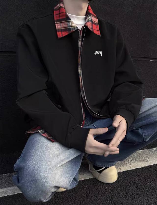 款号：Wk084 模特图 Stussy斯图西假两件法兰绒衬衫Ma翻领夹克外套Stussy今年受众面最广的外套，真的太耐看了，强烈推荐领口和下摆处均采用法兰绒格子