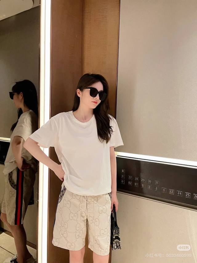 上新 款号：G709Gucci古驰新款满印Logo织带短裤情侣款休闲五分裤1采用高精度酷丝绵精梳面料，清爽丝滑透气 告别厚重感，上身超级有型，既轻奢百搭又不缺乏