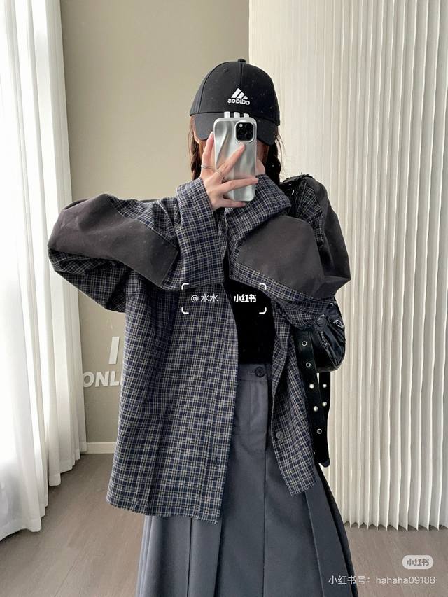 上新， 款号：G304Acne Studios新款复古格纹补丁拼接情侣款休闲衬衫上衣1面料采用原版高品质格纹料子，手感和上身效果非常舒适，非常优质的面料！2做工