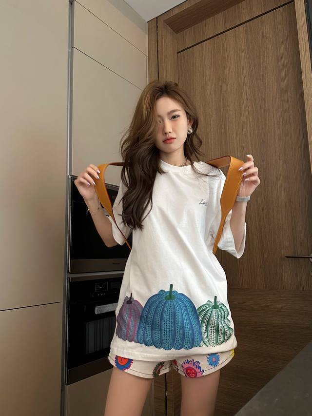 Lv路易威登Louis Vuitton 驴家1V 经典草间南瓜图案字母半袖T恤短袖男女同款 情侣款 宽松版型 面料：240克双纱高密度纯棉面料- 工艺: 整件衣