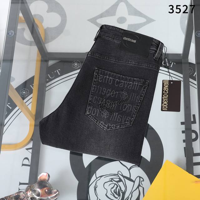 新款小脚牛仔裤款号：3527#码数：29-40
