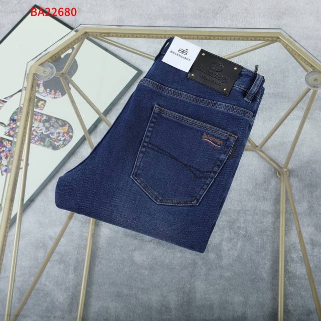 秋冬款Balenciagano：22680Size ：30 To 42 Yarda