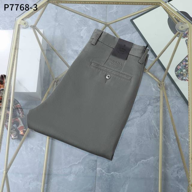秋冬 休闲裤 三色 款号：P10 -3卡其尺码：29一42 商务版型：微宽，无论腿粗或腿细，上身效果都显瘦，显腿直。