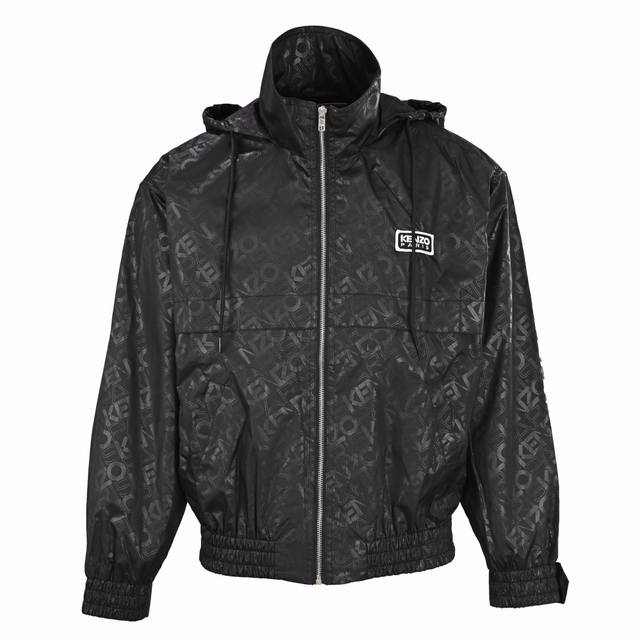 Kenzo高田贤三Kz Windbreaker系列 满印字母隐藏帽拉链风衣外套原版4999深圳万象城购入，原样开发40D 30F 锦纶圆孔有光Fdy梭织布，表面