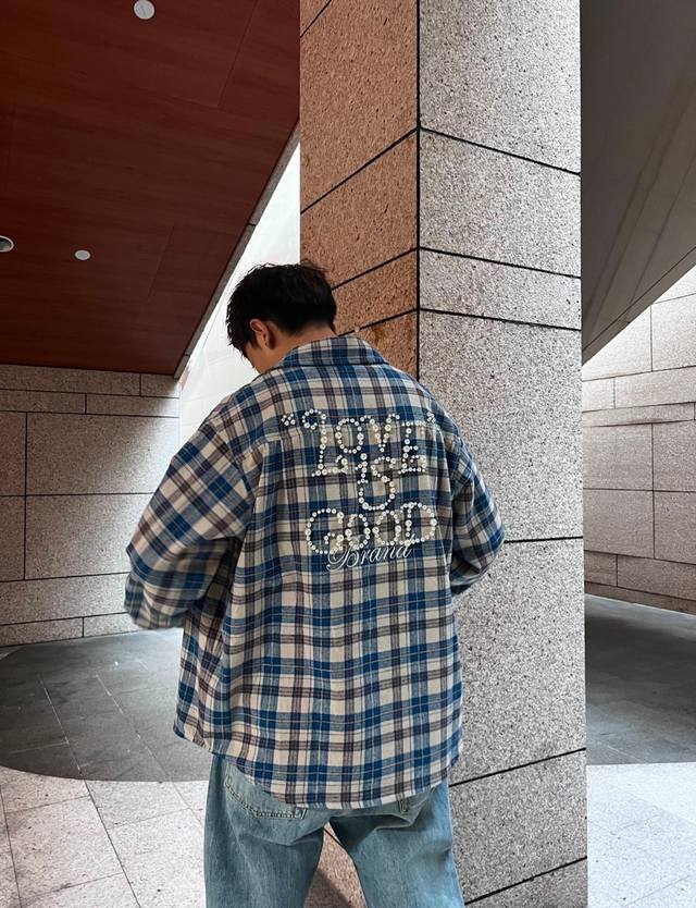 Gd616 Goodbrand 翻领格纹珍珠长袖衬衫 男女同款 颜色：红色 蓝色码数；S M L Xl
