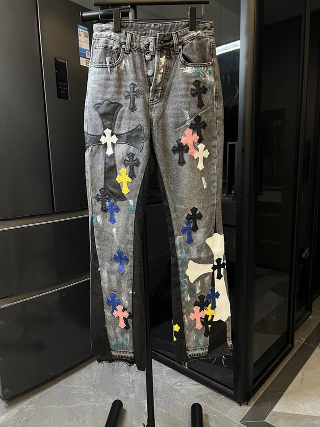 隔天 Chrome Hearts 25Ss Ch克罗拼接双色牛王十字贴皮泼墨重工牛仔裤 灰色 Size：28 30 32 34 36 S-Xxl对应 详细尺码可