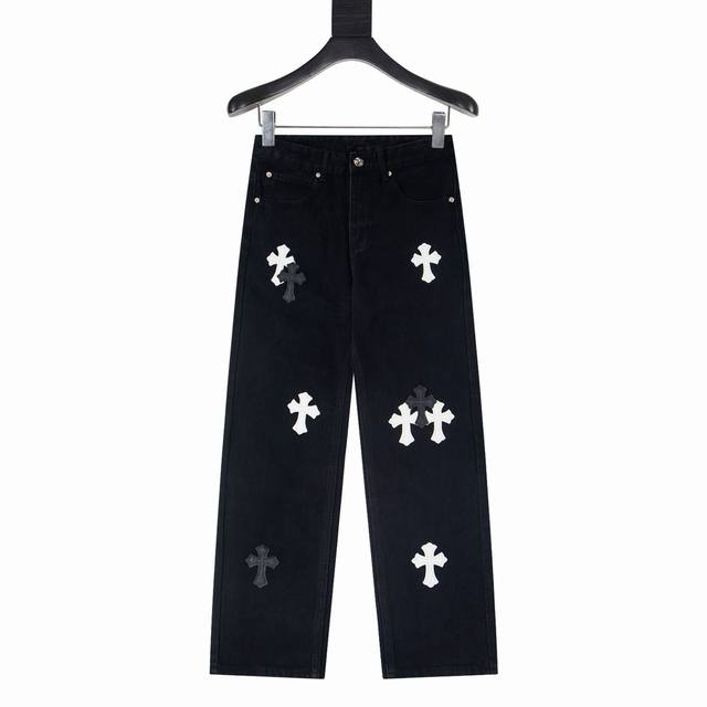 款号Y847Chrome Hearts & 克罗心 Ch城市限定系列 梵文十字贴布拼皮牛仔裤均需要成品水洗后再拆开手工订绵羊皮十字皮再拼接完成，整件工艺多到说不