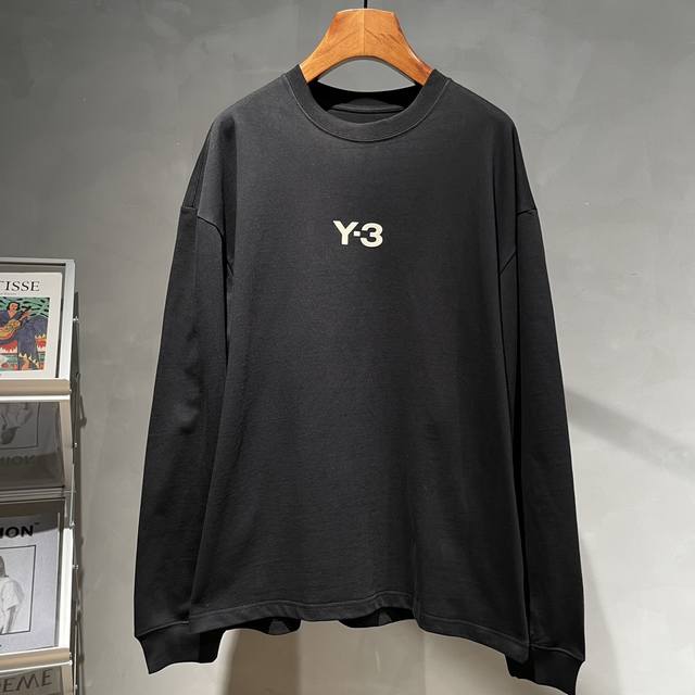 Y-3秋冬季新款卫衣采用优质棉质面料！亲肤舒适！前Logo设计，版型设计上身腔调十足，裁剪工艺走线工整！码数：S-Xl。下单报身高体重