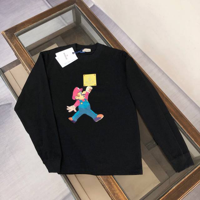 Mon*Cler 蒙口 早秋最新款经典时尚轻薄长袖卫衣～单穿叠穿都～Os宽松版型，彰显品牌辨识度，极简风格设计中透露出高级百搭的气质，精选280克纯棉水洗面料，