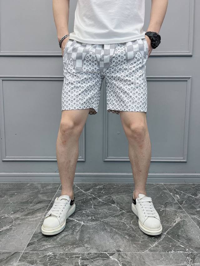 Lv2640最新款男士潮牌沙滩裤，料子细腻光滑 ，快时尚高清面料印花，手感极佳男士夏天必备，码数M一Xxxl