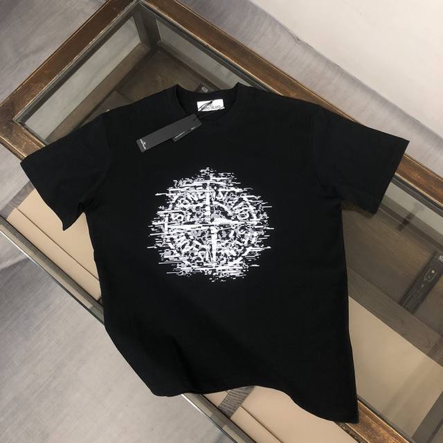 Stone Island 石头岛 2025最新款T恤，情侣款～原单狠货，时尚休闲爆款短T，特供定制棉质面料～ 全棉T恤 ～经过预洗 防止出现变形缩水问题 上身体