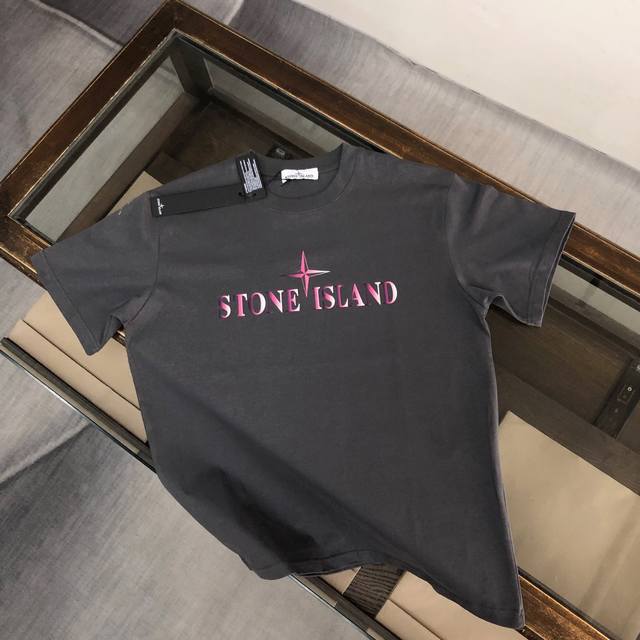 Stone Island 石头岛 2025最新款T恤，情侣款～原单狠货，时尚休闲爆款短T，特供定制棉质面料～ 全棉T恤 ～经过预洗 防止出现变形缩水问题 上身体