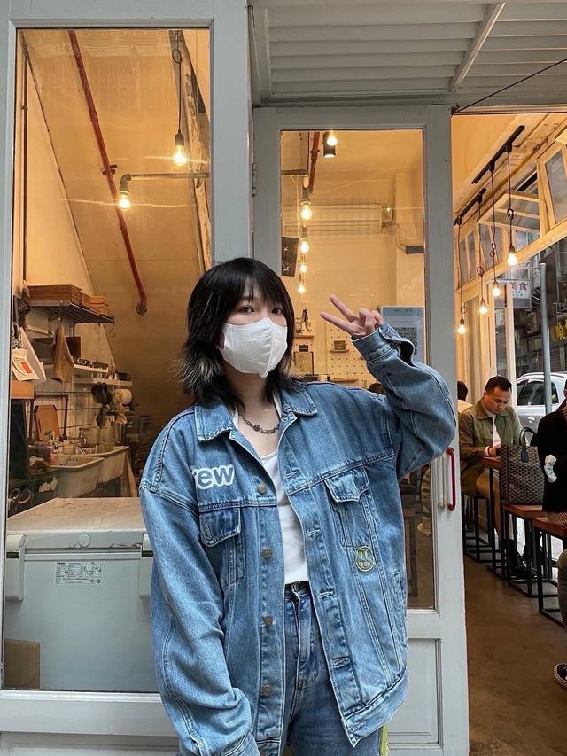 Drew House Trucker Jacket正转贴布笑脸图案水洗做旧牛仔夹克外套 Drew吉祥物经典牛仔系列比伯等众多网红频繁.上身单品，国民女身欧阳娜娜