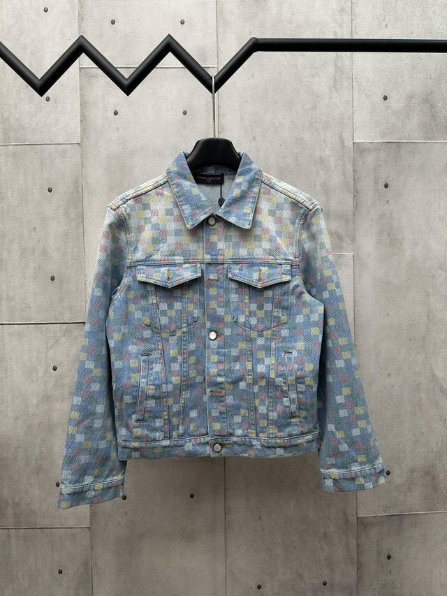 Louis Vuitton 新款25Ss彩色格子休闲牛仔长裤重磅斜纹单宁牛仔布材质，定位提花匹布做彩色格子提花面料。全身对位材料，口袋花纹对位。后背麂皮皮牌高温