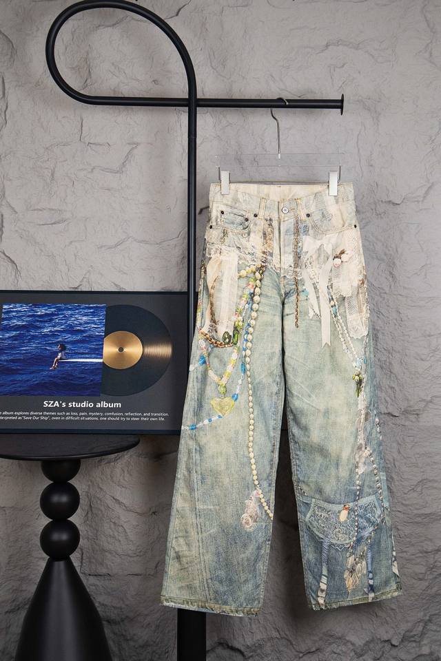 款号：M209 顶级版本Acne Studios 25Ss 1981 系列牛仔裤 蕾丝珍珠链条3D印花宽松低腰阔腿牛仔裤 男女同款 码数：Xs S M L