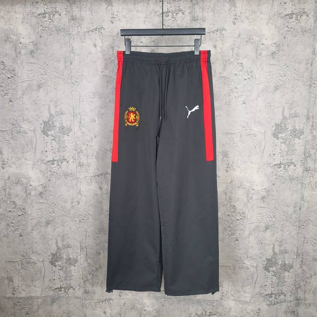 Blcg × Puma彪马Puma Large Tracksuit Pants In Black Red 25Fall 联名合作款曼联徽章刺绣&彪马徽标印花运动