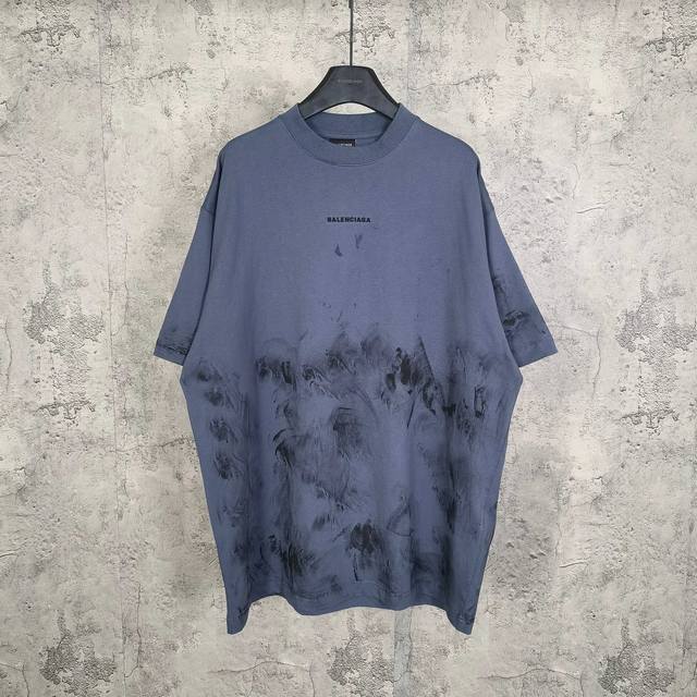 Blcgback T-Shirt Medium Fit In Grey 25Fall 新款徽标字母Logo刺绣绣花水洗做旧磨毛油漆泼墨涂鸦手绘圆领短袖T恤注意此