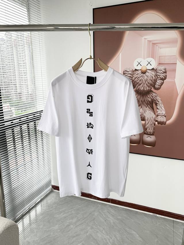 Gvc 纪梵希 2025最新款潮牌情侣款，经典Logo印花圆领T恤，春夏新品！高品质280克纯棉面料，时尚百搭经典潮款 ，穿着舒适，透气 时尚，不失个性， 帅气