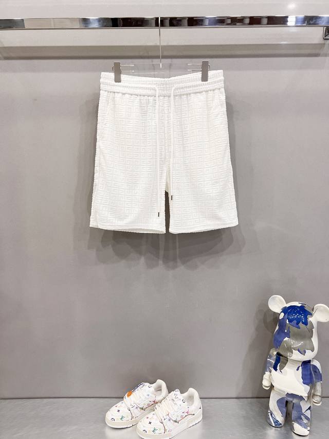 Givenchy 纪梵希 定制提花面料短裤经典品牌Logo标志满身提花工艺标识官方同步 高版本 高品质时尚个性 百搭潮流纯原品质 原版面料吊牌 领标 水洗麦 三