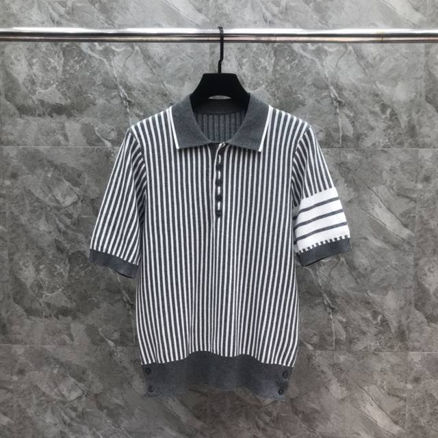 条纹翻领棉纱四杠Polo 码数：1～4码 颜色：灰色.藏青