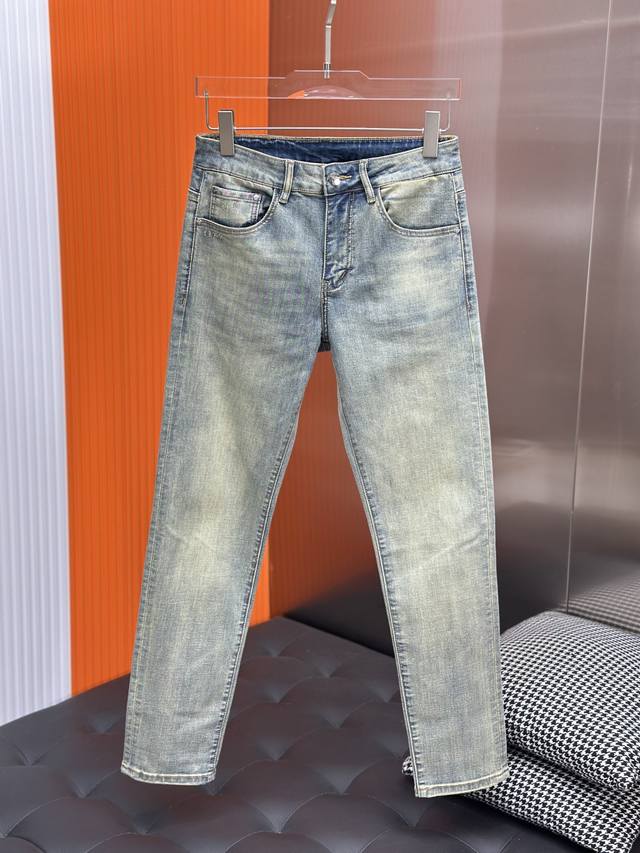 Armani阿玛尼夏季新品原单爆款牛仔裤 超级定制款，原版五金，定制洗水面料，版型超赞细节做工无可挑剔！款式不挑人。尺码：28-38有35无37