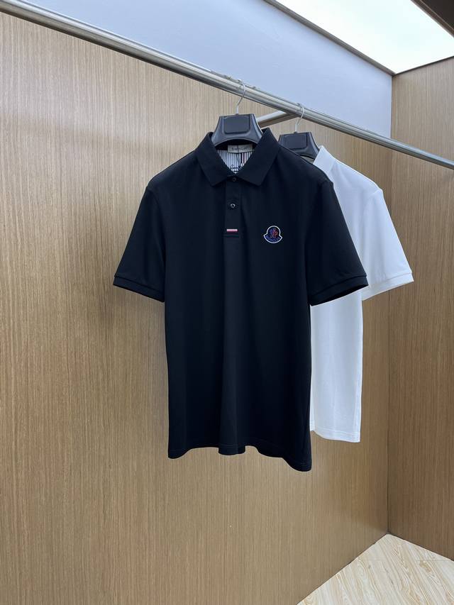 新款 Mon 2540春夏新款男士短袖Polo衫，品牌最新设计元素！既不单调也不复杂,恰到好处的展现品味！客供顶级定制珠地棉面料！舒适吸汗透气根本不在话下,面料