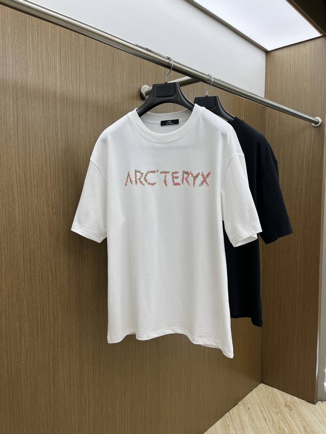 新品 Arc Ss春夏独家专供新款原单男士休闲短袖 高端定制 高端版本 时尚百搭爆款进口纯棉面料 手感超柔软细腻 穿着亲肤舒适 高端精品 代工厂P精细做工 上身
