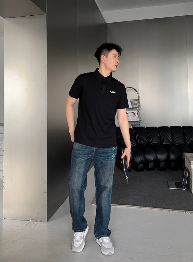高端面料 Kiton 2025 Ss夏季新款 Logo男士翻领Polo衫！经典商务男款，高端男装的天花板级别的商务男款！简约时尚大气不失优雅，单穿内搭体面过人，