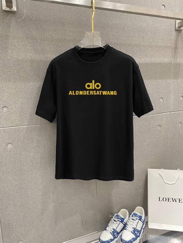 Alo 新款字母印花双层重工短袖T桖 字母图案不管是T桖还是卫衣都是每年的爆款单品 前幅大面积印花采用大康丽数码印花机直喷 成本极高 经过多次的调试打版图案色差