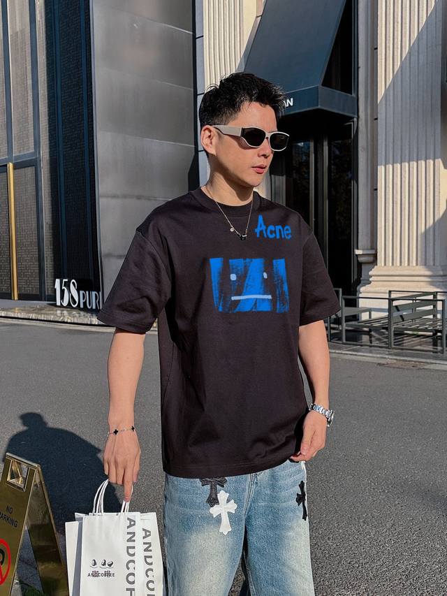 Acne 新款字母印花双层重工短袖T桖 字母图案不管是T桖还是卫衣都是每年的爆款单品 前幅大面积印花采用大康丽数码印花机直喷 成本极高 经过多次的调试打版图案色