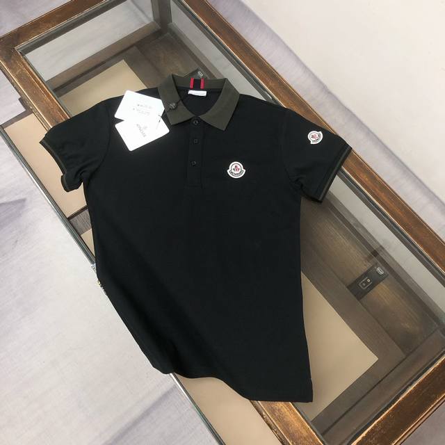 Cmon*Cler 蒙口 2025春夏最新款Polo衫～ 备受推崇 男女同款 商务休闲翻领Polo衫～很精致！ 三标齐全～合体的剪裁版型衬托出了极简主义的设计风